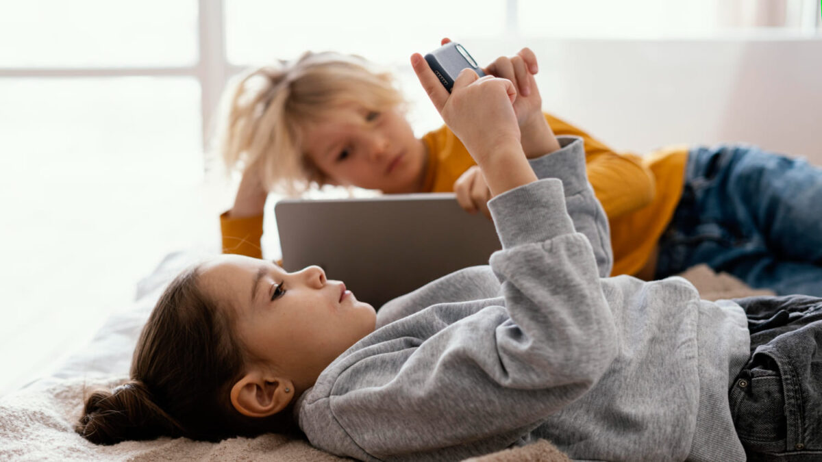 smartphone et enfant